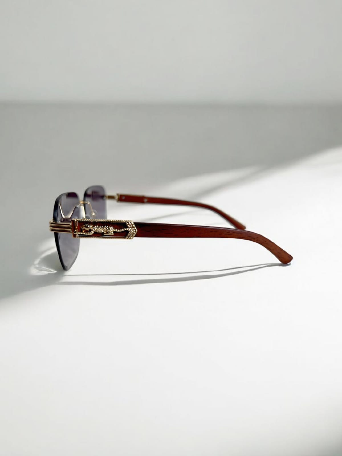 Nude Frame Classic